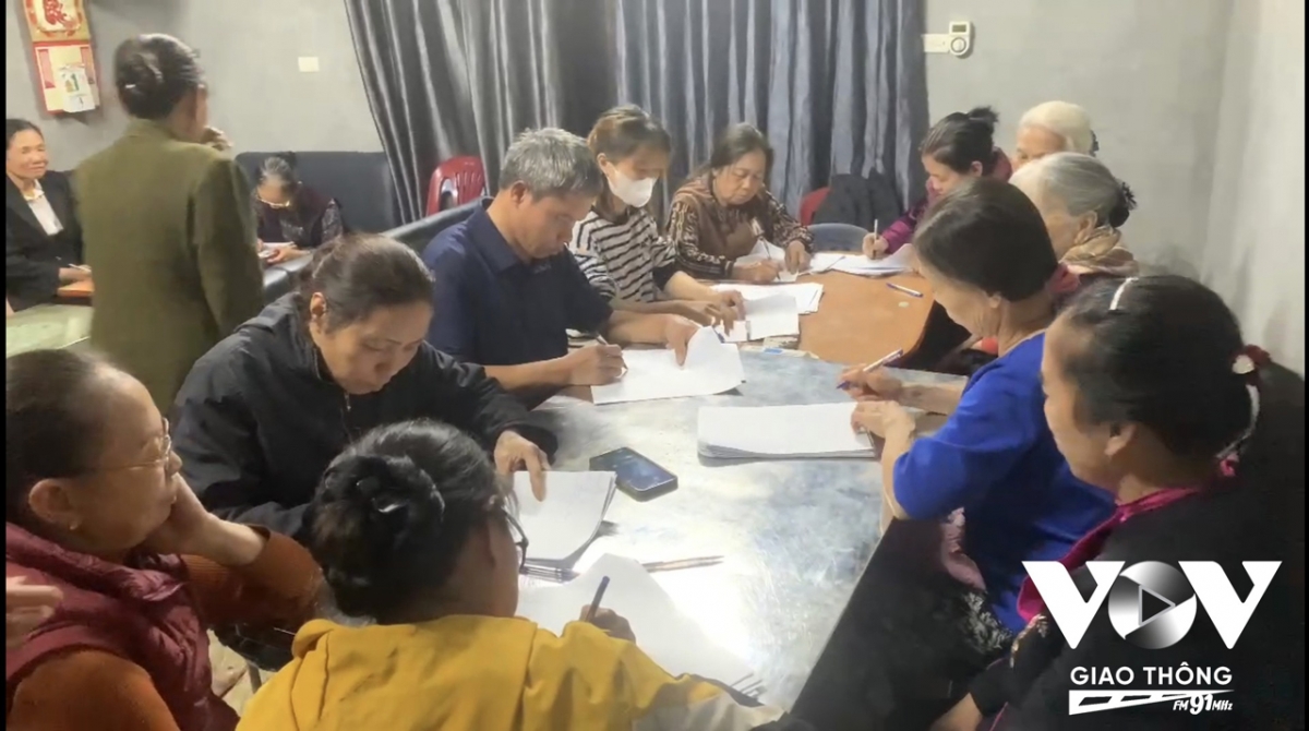 Các hộ dân chia sẻ, luôn tin tưởng vào công lý. Sau khi VOV Giao thông phát sóng vụ việc, đã có nhiều người cùng lên tiếng với họ, tiếp thêm niềm tin vào việc đòi lại công bằng...