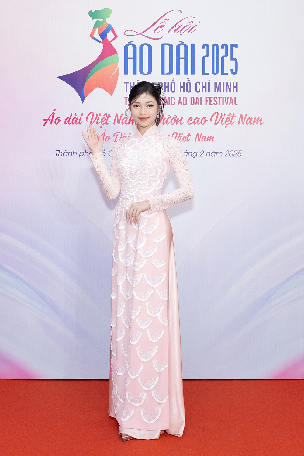 Á hậu Minh Kiên.