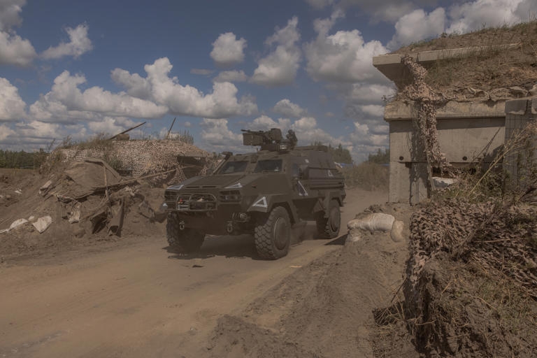 Ukraine triển khai nhiều phương tiện cơ giới trong cuộc tấn công này. Ảnh: Getty