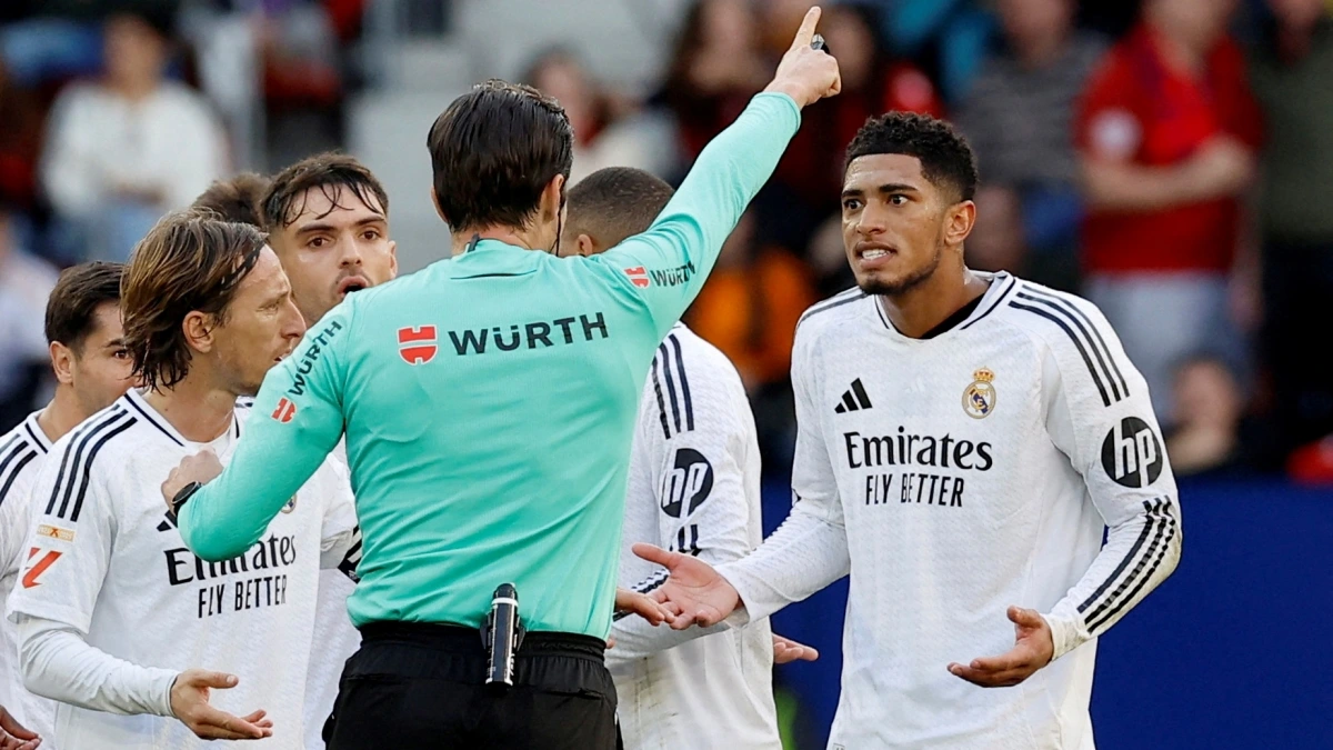 Bellingham nhận thẻ đỏ trực tiếp ở trận đấu với Osasuna (Ảnh: Reuters).