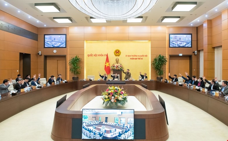 Ủy ban Thường vụ Quốc hội biểu quyết thông qua Nghị quyết phê chuẩn đề nghị của Viện trưởng VKSND tối cao về bộ máy làm việc của VKSND tối cao
