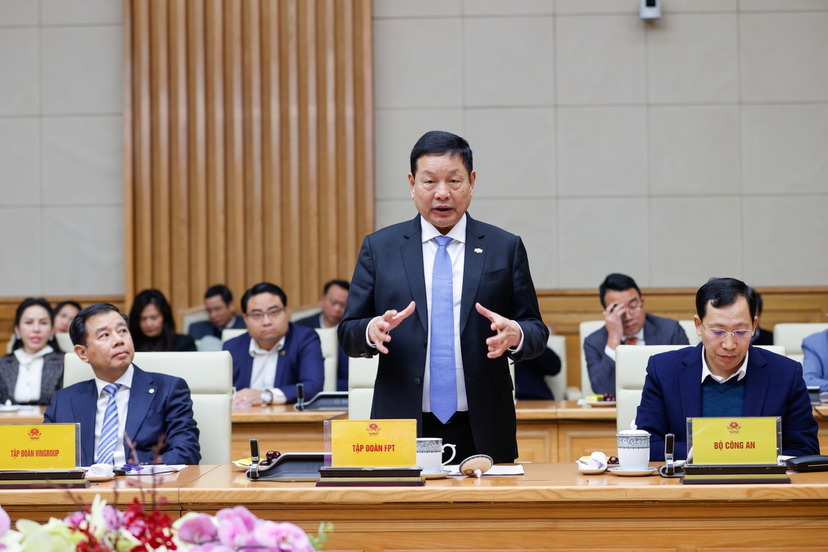 Ông Trương Gia Bình, Chủ tịch HĐQT Tập đoàn FPT đề nghị đưa AI vào chương trình giáo dục đào tạo của tất cả hệ thống giáo dục. (Ảnh: VGP)