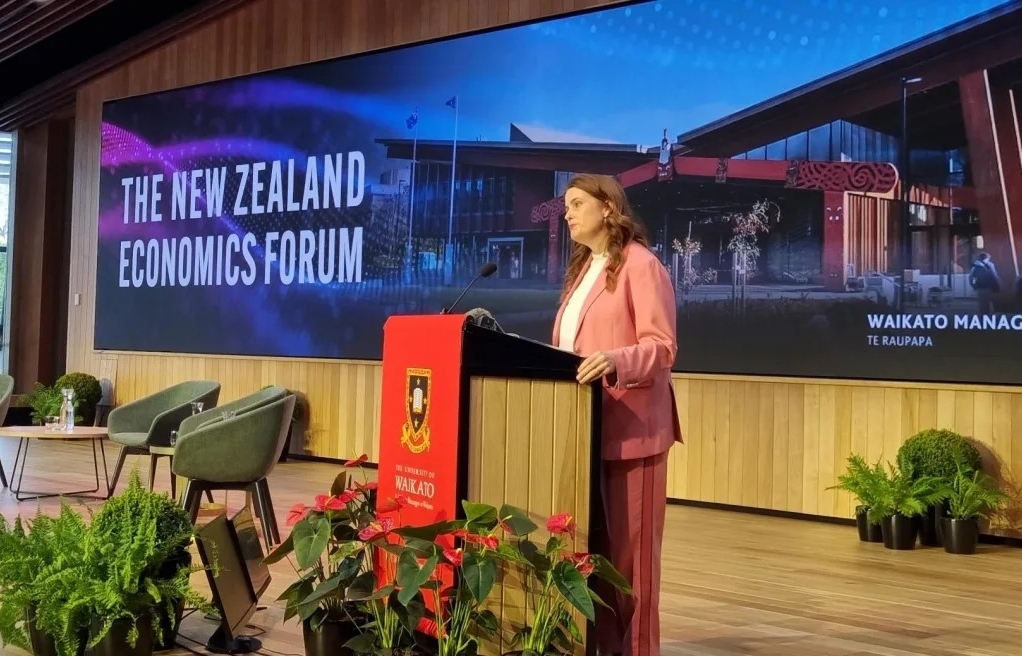 Bộ trưởng Nicola Willis phát biểu tại Diễn đàn Kinh tế New Zealand. (Nguồn: Libby Kirkby/McLeod)