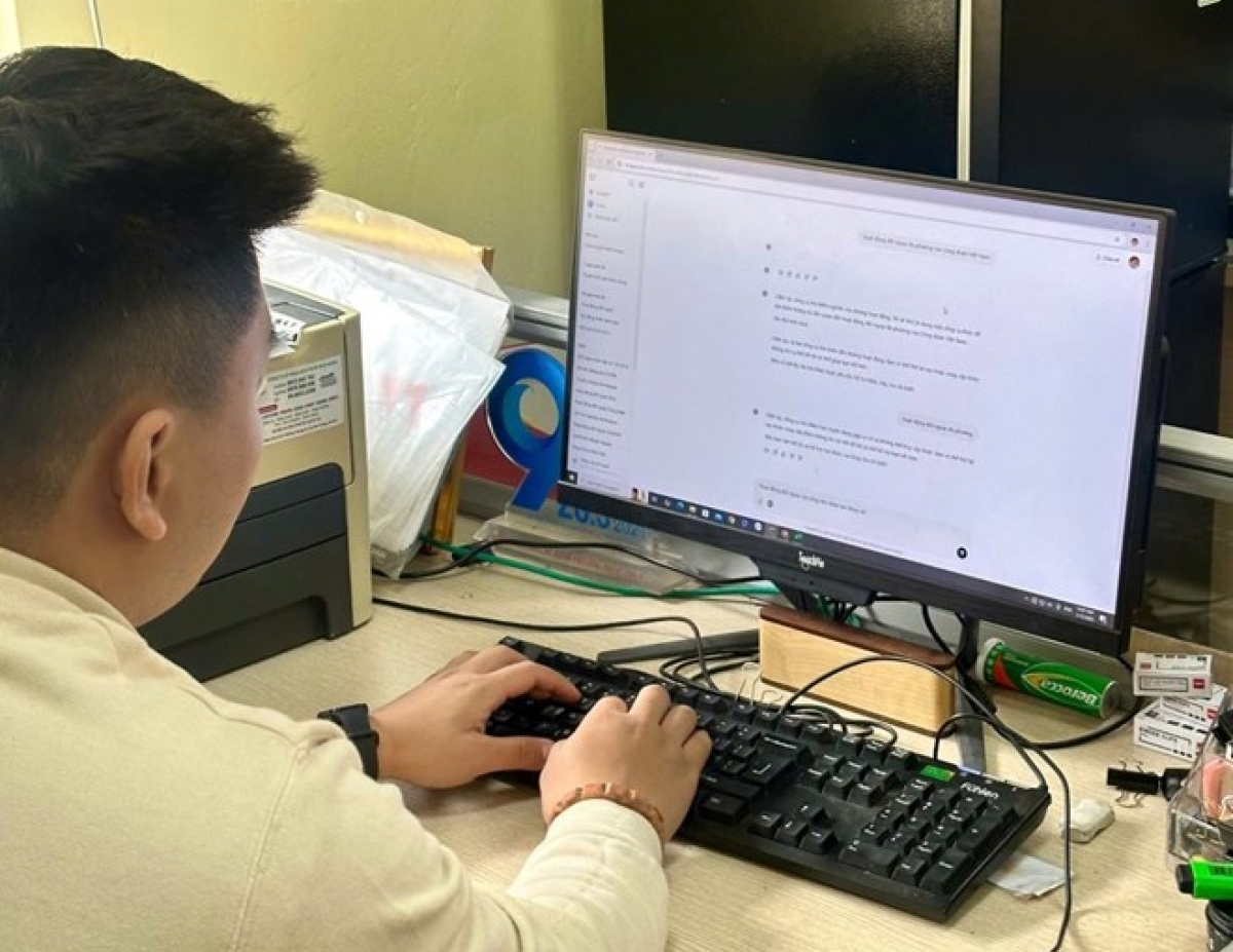 Cần nhiều giải pháp đồng bộ để tạo việc làm mới cho công chức viên chức dôi dư - ảnh KT