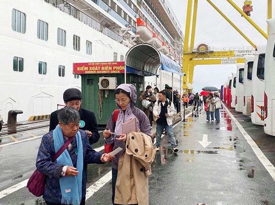 Da Nang welcomes 2,400 cruise passengers on February 24. (Photo: doanhnghiepvn.vn)