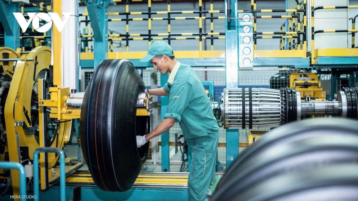 Công nhân làm việc tại Khu Công nghiệp ở thành phố Đà Nẵng