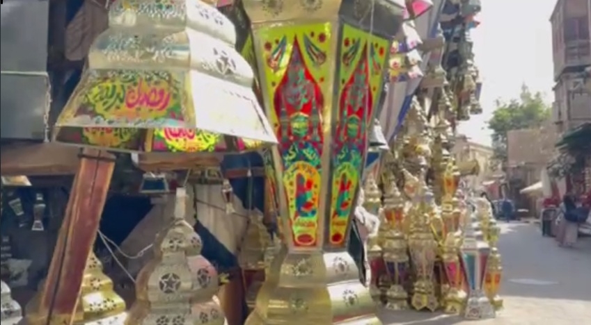 Đèn lồng Ramadan được bán tại Cairo, Ai Cập
