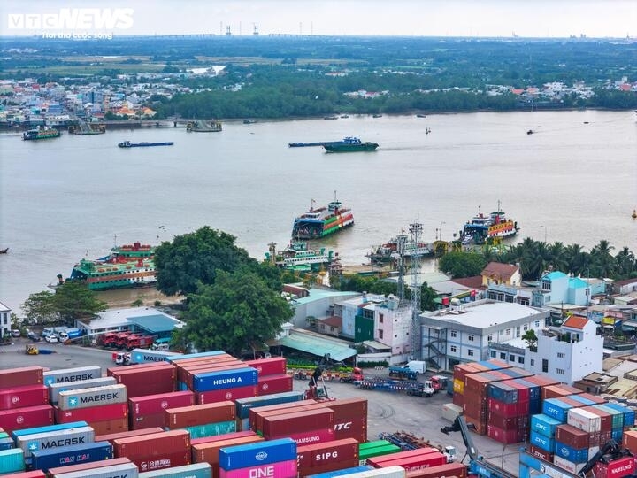 Chủ tịch UBND tỉnh Đồng Nai - Võ Tấn Đức đã kiến nghị Thủ tướng chấp thuận phương án xây dựng hầm vượt sông Đồng Nai kết nối Đồng Nai với TP.HCM thay cho phương án xây dựng cầu Cát Lái. (Ảnh: Lương  Ý)
