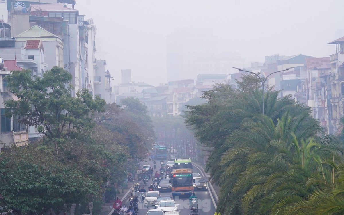 A photo captured at 8 a.m. in Hanoi