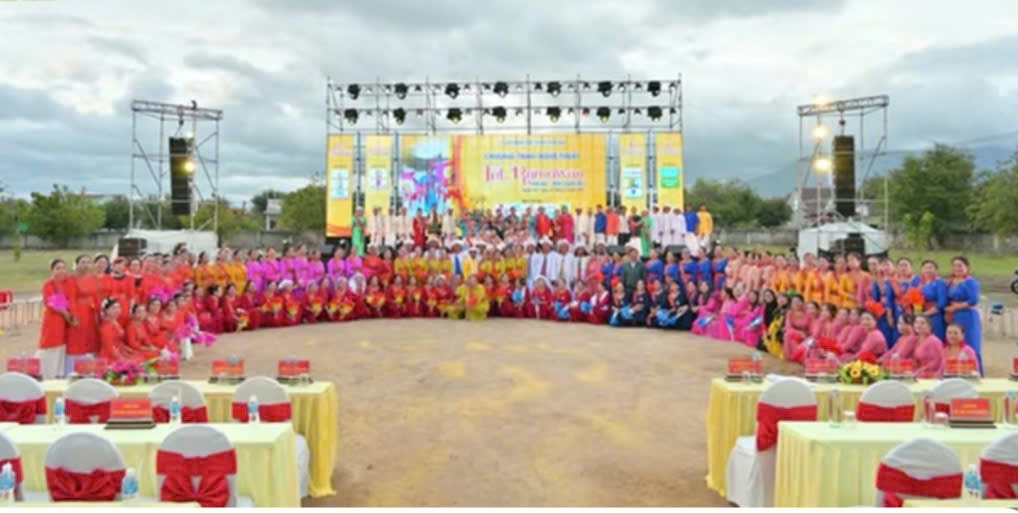 Hoạt động văn nghệ tại thôn Phước Nhơn, xã Xuân Hải, huyện Ninh Hải, tỉnh Ninh Thuận 