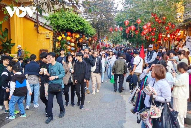 With a series of unique cultural and tourist events on offer for visitors to enjoy, Hoi An continues to be a familiar destination, attracting many local and foreign tourists.