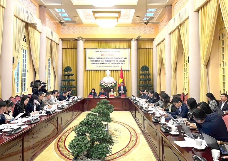 Họp báo công bố Lệnh của Chủ tịch nước công bố 3 luật vừa được Quốc hội khóa XV thông qua tại kỳ họp bất thường lần thứ 9