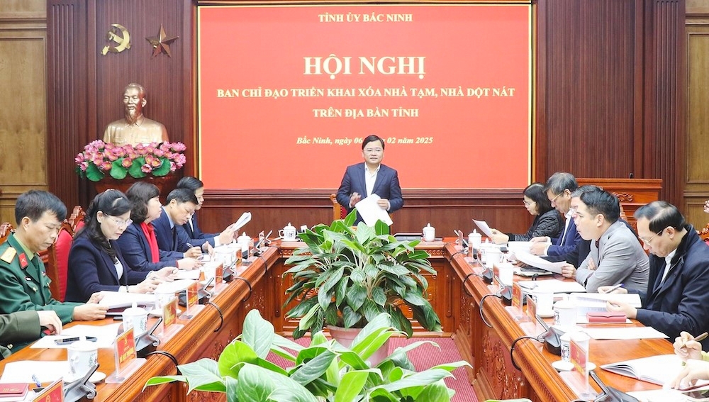 Bí thư Tỉnh ủy Bắc Ninh nhấn mạnh, việc xóa nhà tạm, nhà dột nát là nhiệm vụ quan trọng, thể hiện sự quan tâm của Đảng, Nhà nước và chính quyền các cấp, góp phần đảm bảo an sinh xã hội