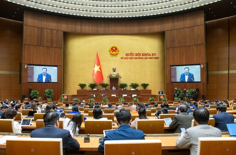 Quốc hội nghe tờ trình và báo cáo về chủ trương đầu tư dự án đầu tư xây dựng tuyến đường sắt Lào Cai - Hà Nội - Hải Phòng