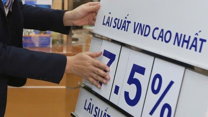 Thủ tướng Chính phủ chỉ đạo tăng cường thực hiện các giải pháp giảm lãi suất