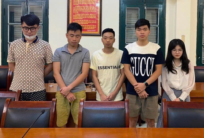 Các đối tượng sau khi bị bắt