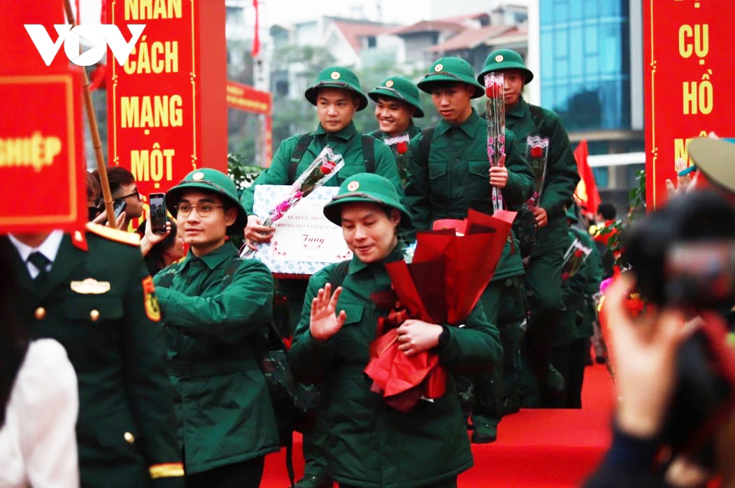 Military service is compulsory for Vietnamese men from 18 to 25 years of age, and it is extended to 27 for those who apply for a delay to pursue higher education degrees.