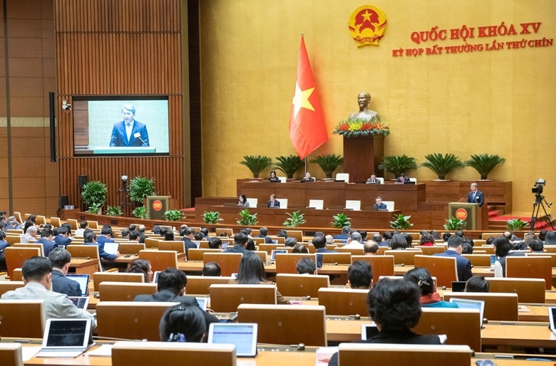 Bộ trưởng Bộ Tư pháp Nguyễn Hải Ninh phát biểu giải trình, làm rõ một số vấn đề đại biểu Quốc hội nêu. Ảnh: Media Quốc hội