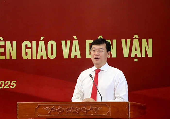 Ông Lê Quốc Phong, Bí thư Tỉnh ủy Đồng Tháp phát biểu tại hội nghị (Ảnh: Việt Tiến).