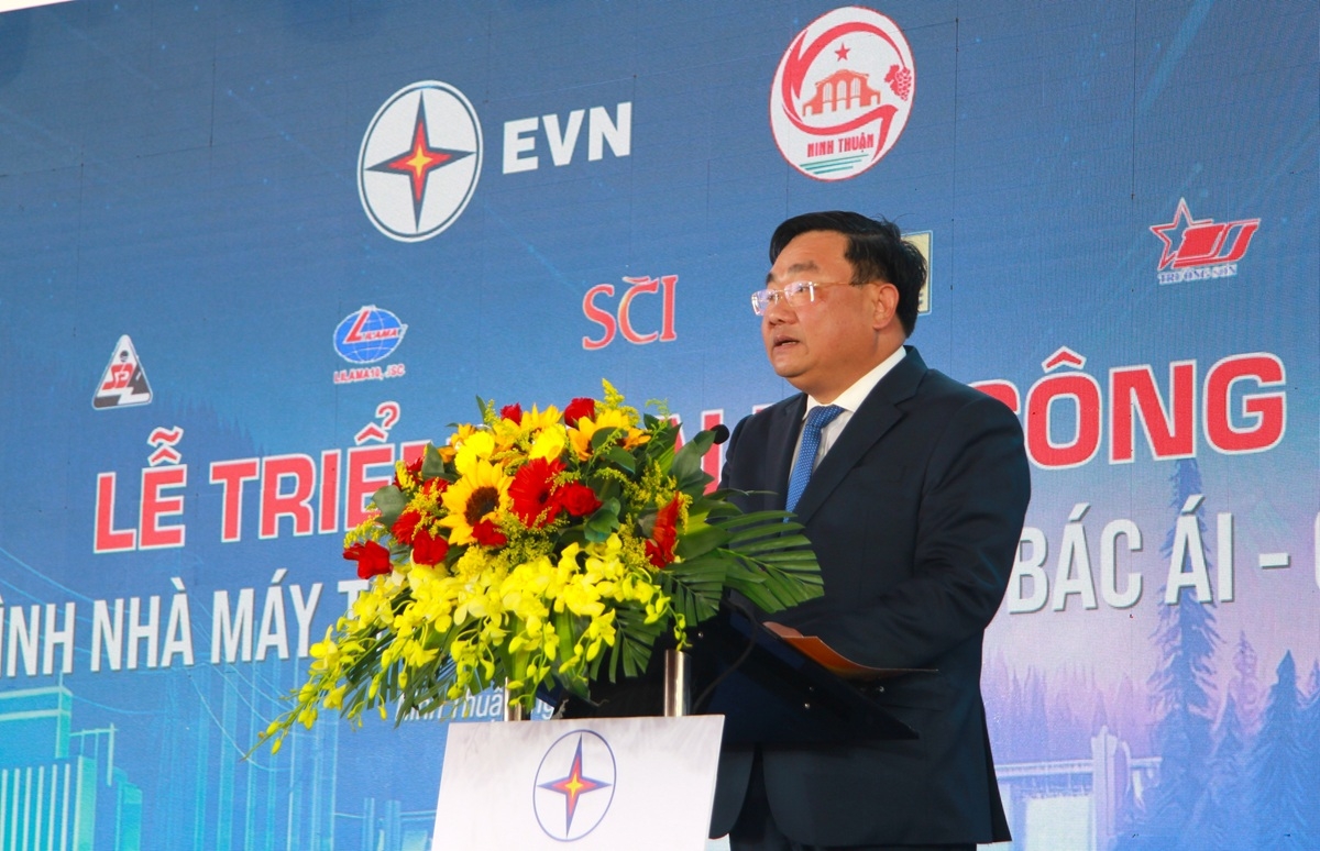 Ông Trịnh Minh Hoàng - Phó Chủ tịch UBND tỉnh Ninh Thuận phát biểu tại lễ khởi công. Ảnh: B.H