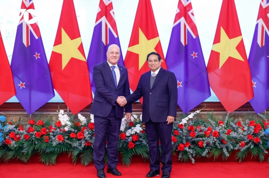 Both PMs hold talks immediately after the welcome ceremony