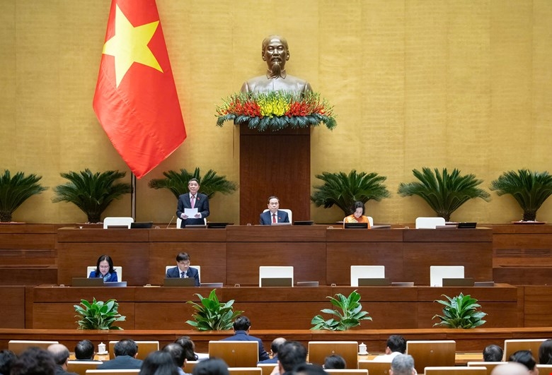 Quốc hội thảo luận ở hội trường về Đề án bổ sung về phát triển kinh tế - xã hội năm 2025 với mục tiêu tăng trưởng đạt 8% trở lên