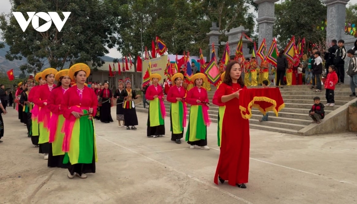 The annual event aims to uphold the tradition of patriotism and tribute to two famous Vietnamese heroines, including the two sisters Trung Trac and Trung Nhi.