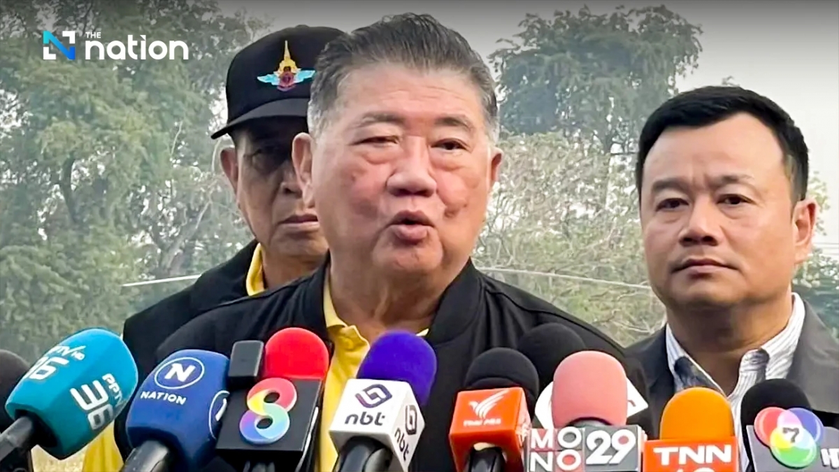 Phó Thủ tướng kiêm Bộ trưởng Quốc phòng Thái Lan Phumtham Wechayachai tới thị sát chiến dịch trấn áp các băng nhóm lừa đảo qua tổng đài tại khu vực Biên giới Sa Kaeo, Thái Lan, hôm 12/2/2025. Ảnh: The Nation