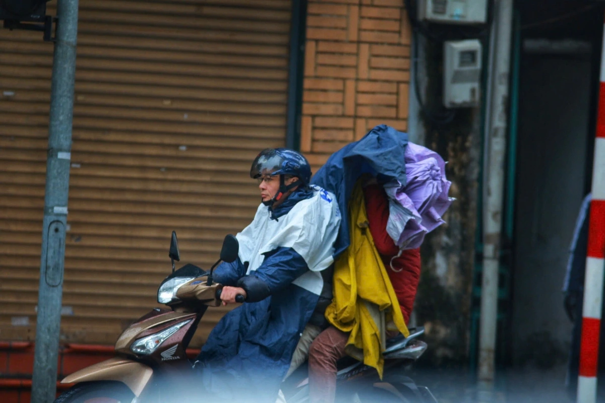Hà Nội có mưa nhỏ rải rác, trời rét đậm
