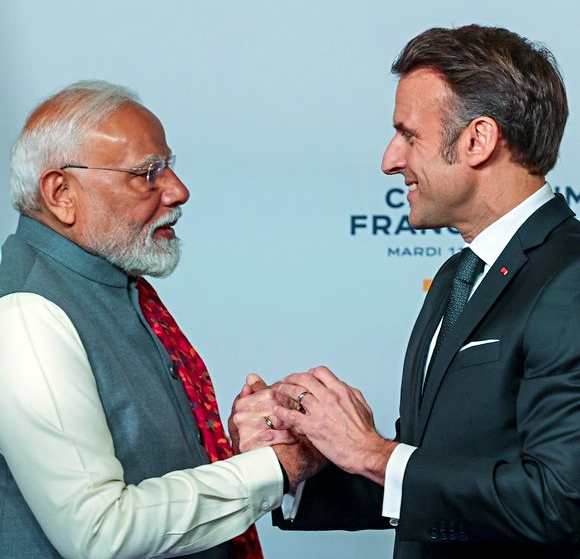 Thủ tướng Ấn Độ Narendra Modi và Tổng thống Pháp Emmanuel Macron tại Diễn đàn CEO Ấn - Pháp ngày 12/2. (Ảnh: ANI)