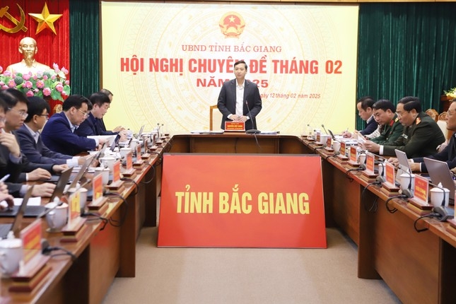 Chủ tịch UBND tỉnh Bắc Giang Nguyễn Việt Oanh chủ trì hội nghị chuyên đề tháng 2