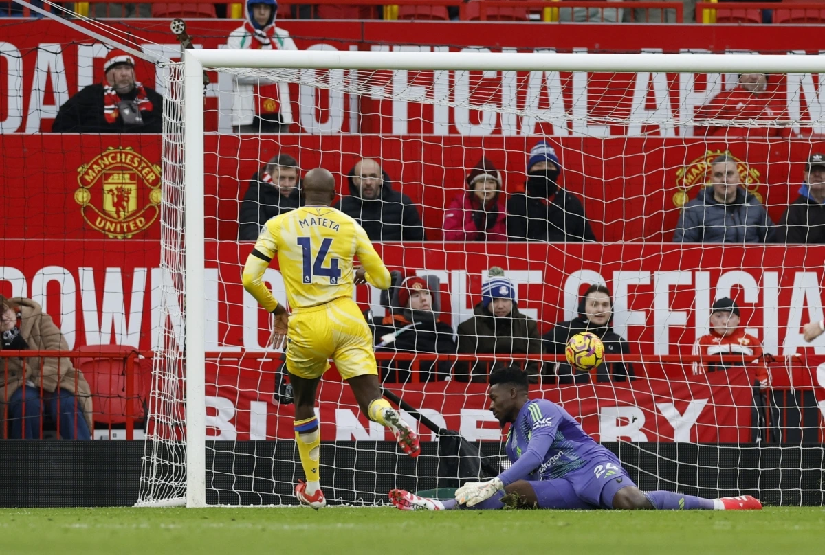 Mateta nâng tỷ số lên 2-0 cho Crystal Palace. (Ảnh: Reuters). 