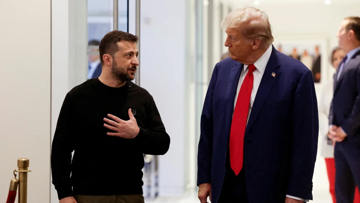 Tổng thống Ukraine Volodymyr Zelensky trong cuộc gặp với ông Trump hồi tháng 9/2024. Ảnh: Reuters.