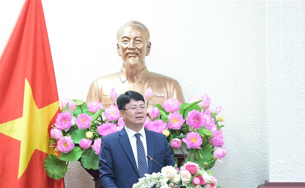 Thứ trưởng Bộ Tư pháp Nguyễn Thanh Tịnh phát biểu tại hội nghị.