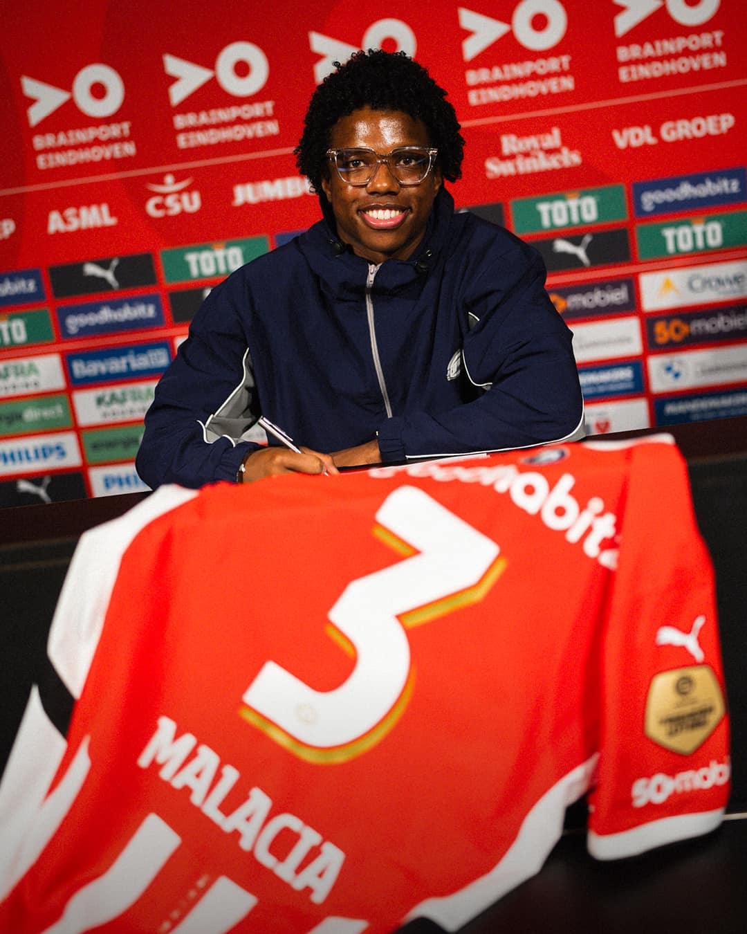 Tyrell Malacia rời MU (Ảnh: PSV).
