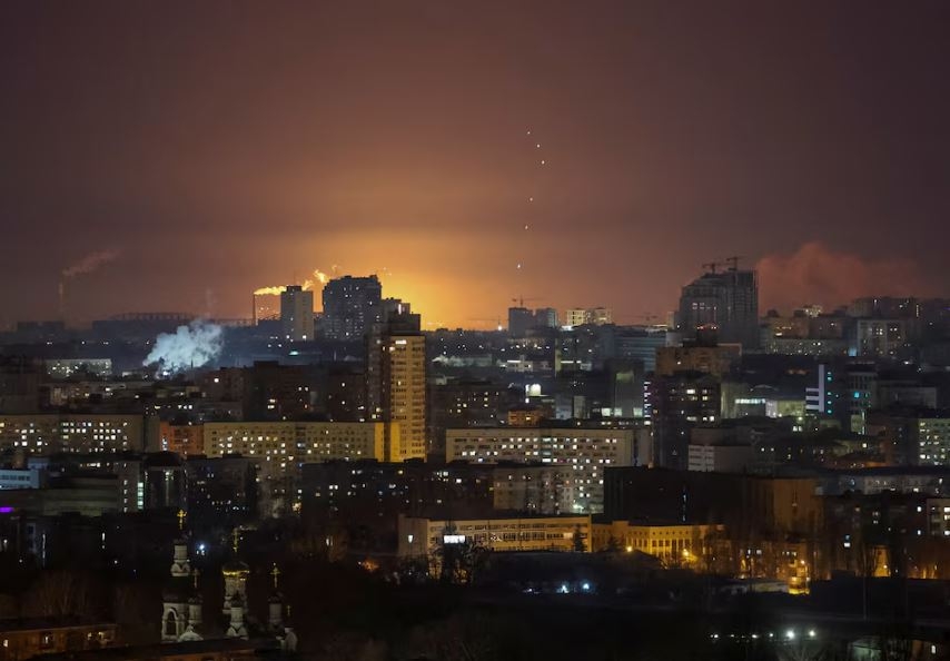 Thủ đô Kiev của Ukraine bị tấn công UAV. Ảnh: Reuters