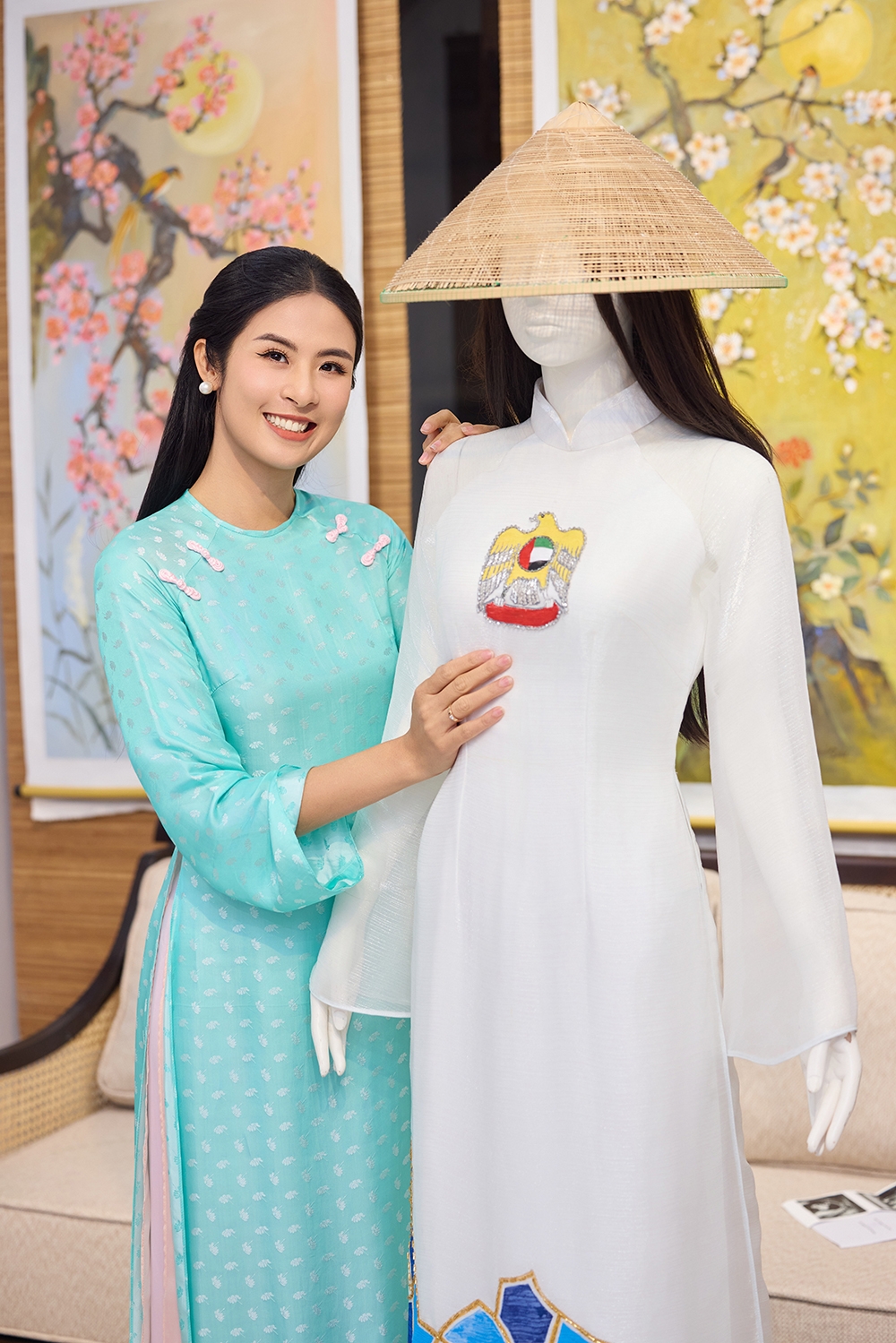 Ngọc Hân thiết kế riêng một số mẫu áo dài thể hiện tình hữu nghị Việt Nam - UAE.