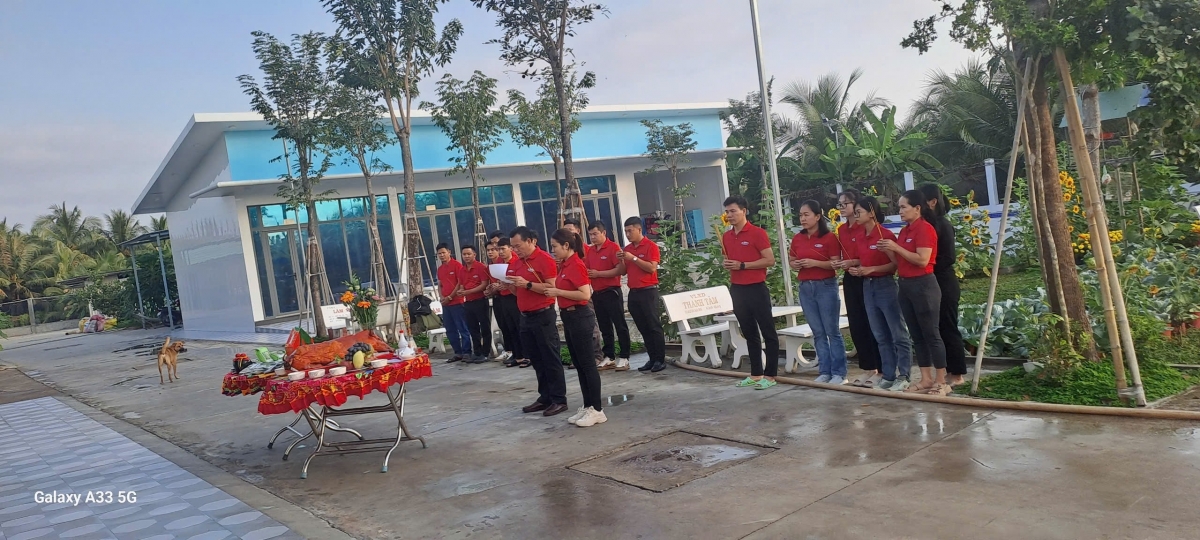 Công ty TNHH Giống cây trồng Sen Hồng thực hiện nghi thức khai trương đầu Xuân