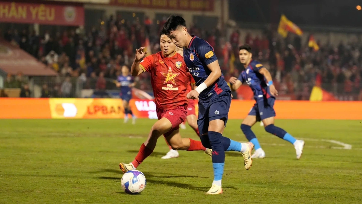 CAHN đang chơi lấn lướt hơn, nhưng vẫn chưa thể có bàn thắng mở tỉ số (Ảnh: CAHN).