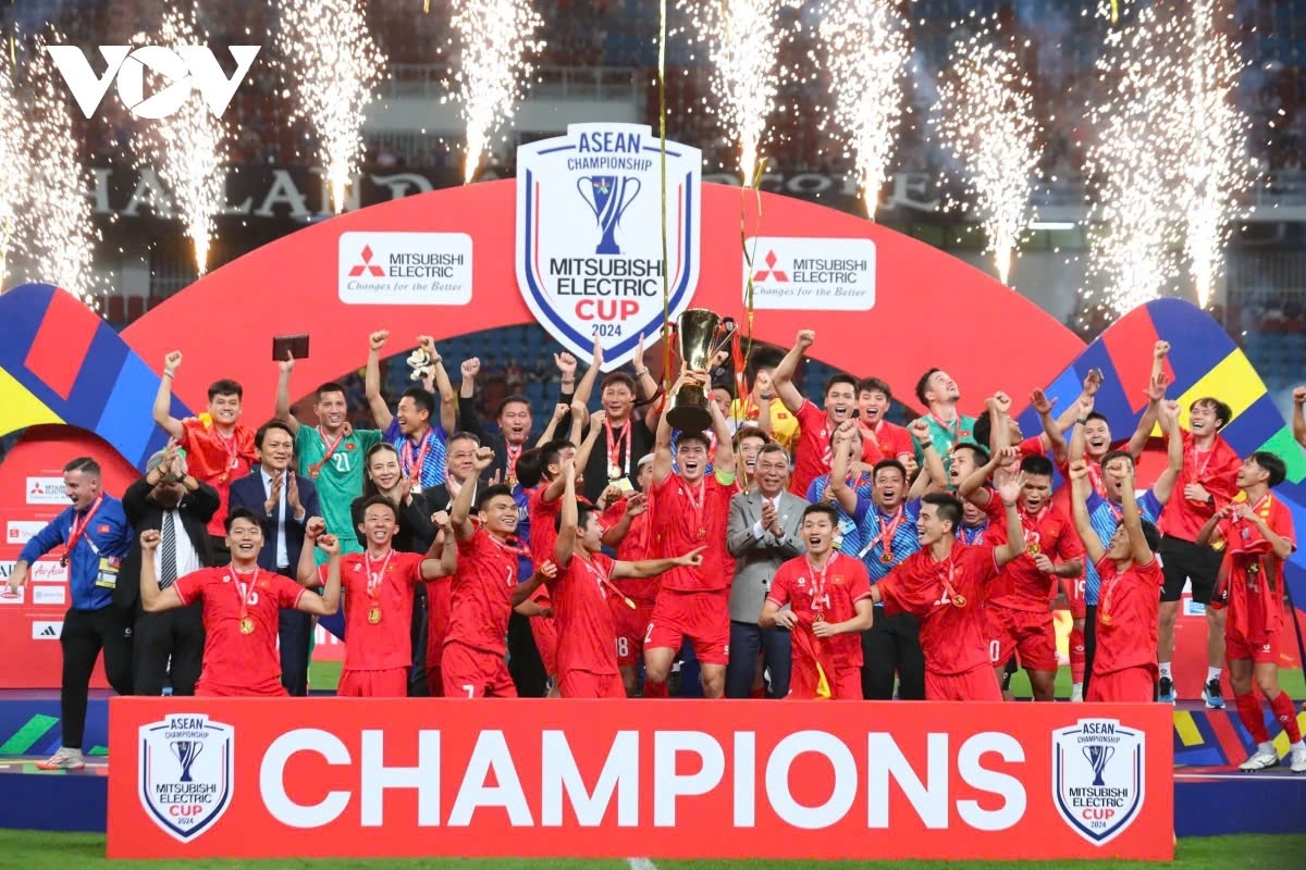 ĐT Việt Nam nâng cúp vô địch ASEAN Cup 2024