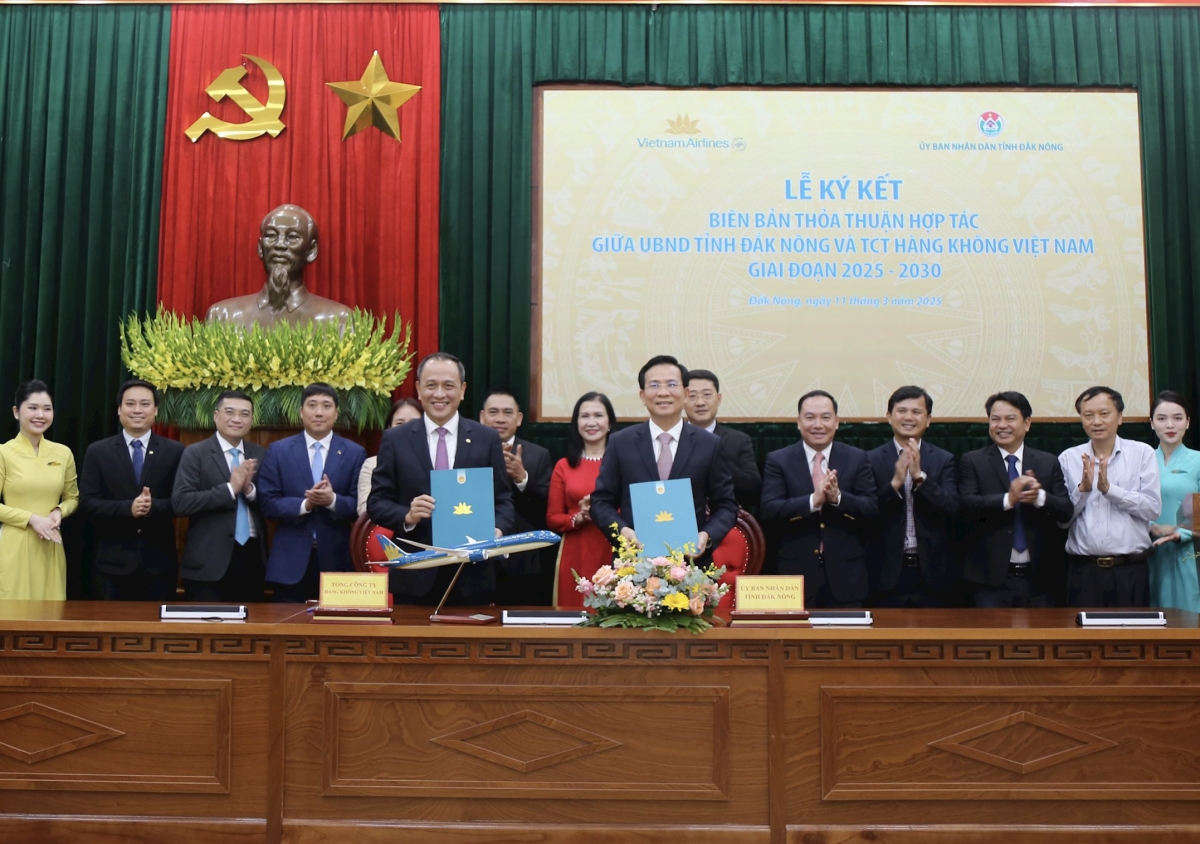 Vietnam Airlines “bắt tay” cùng tỉnh Đắk Nông xúc tiến du lịch, đầu tư và thương mại