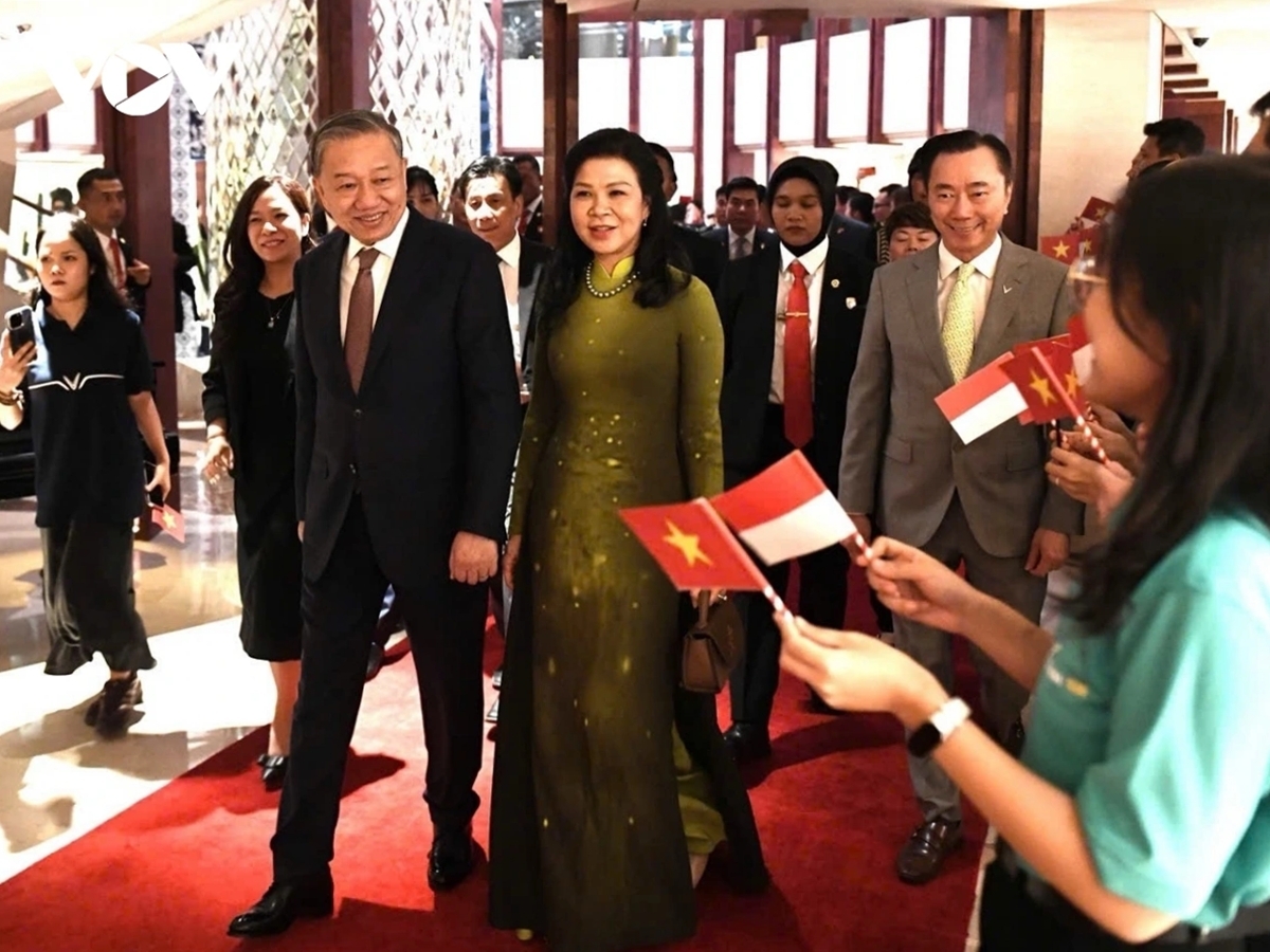 Chuyến thăm Indonesia thể hiện sự triển khai nhất quán đường lối đối ngoại độc lập, tự chủ, hòa bình, hợp tác và phát triển, đa phương hóa, đa dạng hóa quan hệ đối ngoại, coi trọng quan hệ với các nước láng giềng trong khu vực của Đảng và Nhà nước ta.