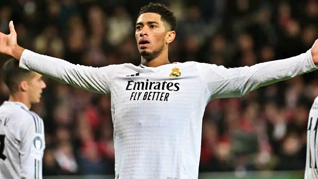 10. Jude Bellingham (Real Madrid): Mùa giải 2024-25: 12 bàn thắng, 14 kiến tạo. Vô địch Siêu cúp châu Âu &amp; Cúp Liên lục địa.