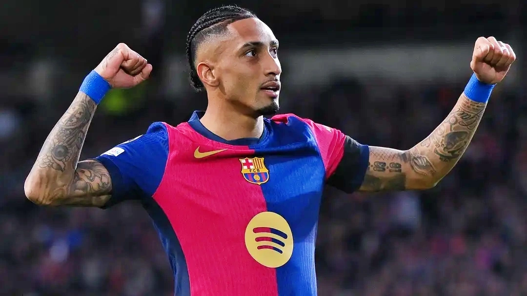 1. Raphinha (Barcelona): Mùa giải 2024-25: 31 bàn thắng, 19 kiến tạo. Vô địch Siêu cúp Tây Ban Nha.