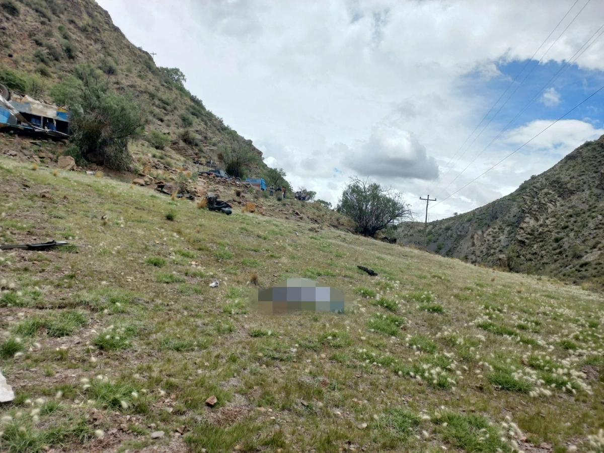Hiện trường vụ tai nạn tại Bolivia. Nguồn: Reuters