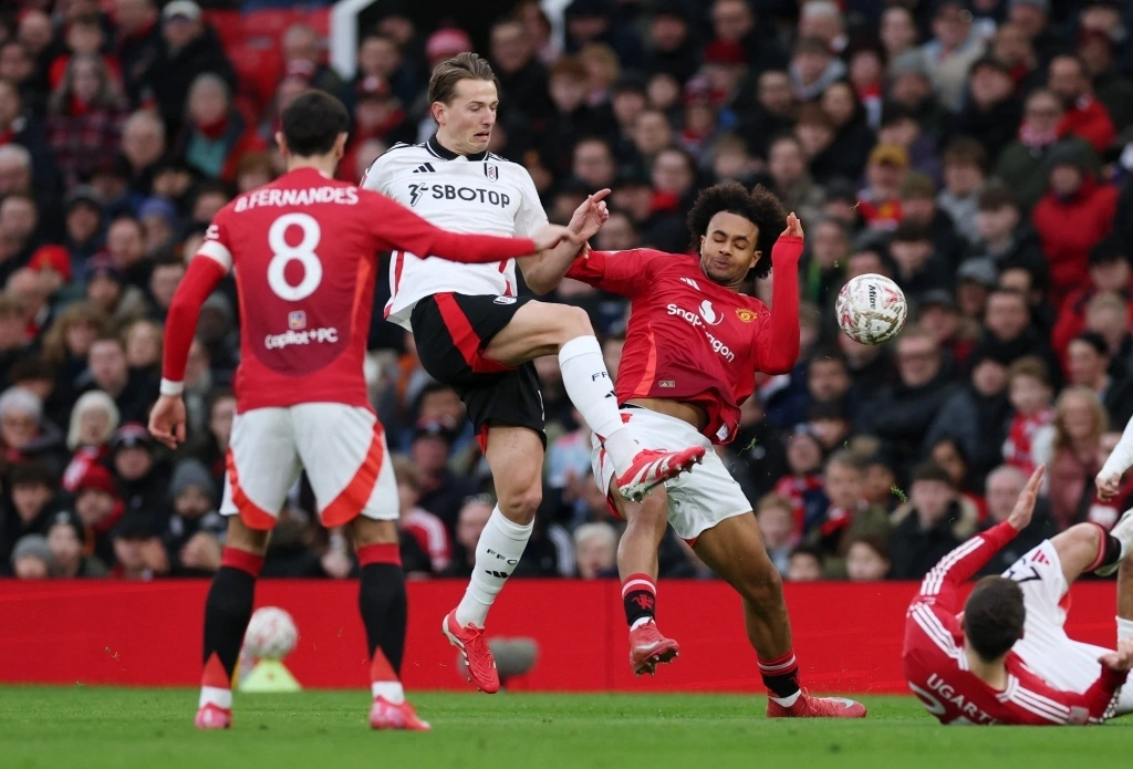 MU và Fulham chơi đôi công quyết liệt (Ảnh: Reuters)