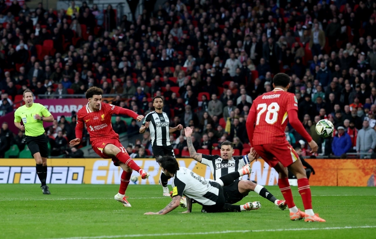 Liverpool vẫn chưa có được bàn gỡ (Ảnh: Reuters).