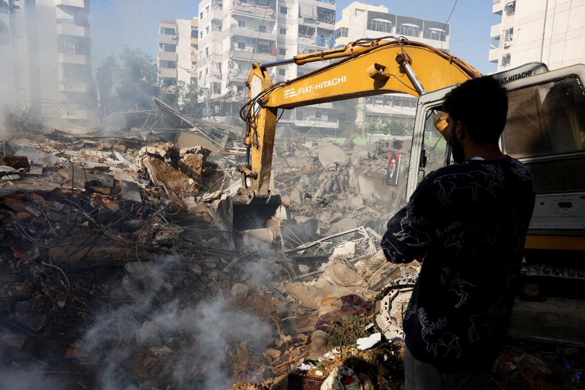 Hậu quả sau cuộc không kích của Israel vào phía Nam thủ đô Beirut của Lebanon. Ảnh: Reuters