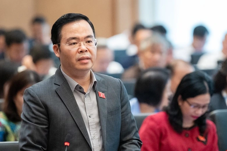 Đại biểu Trần Văn Khải phát biểu thảo luận tại hội nghị