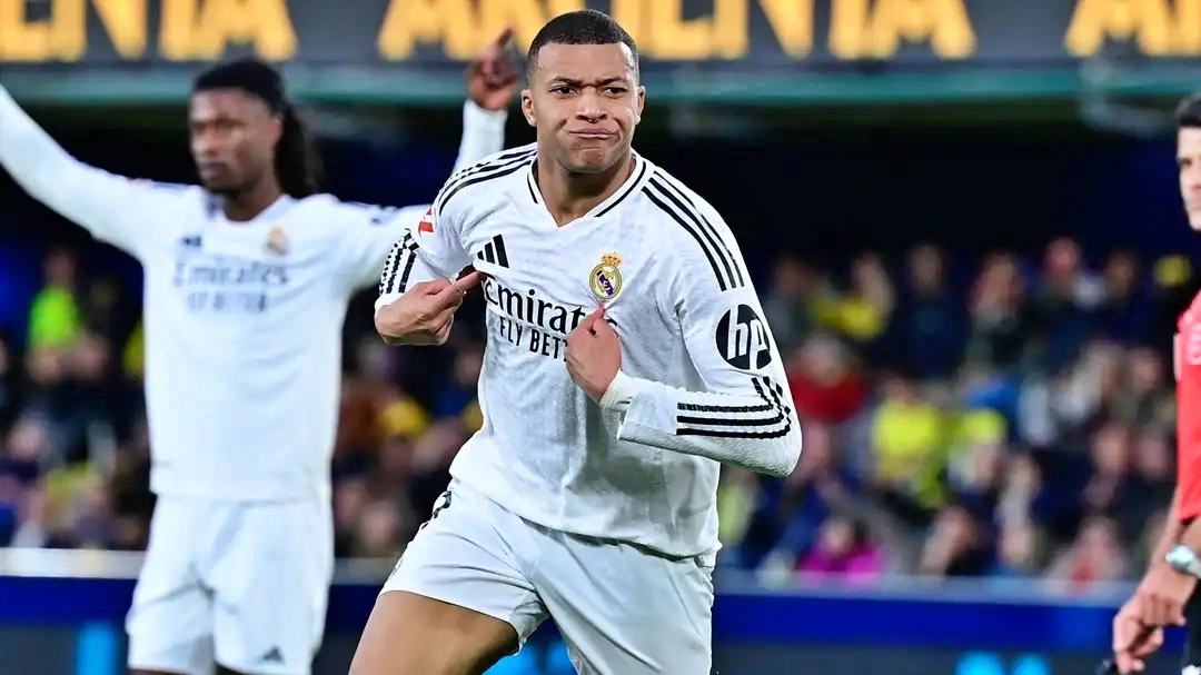 2. Kylian Mbappé (Real Madrid): Mùa giải 2024-25: 31 bàn thắng, 5 kiến tạo. Vô địch Siêu cúp châu Âu &amp; Cúp Liên lục địa.